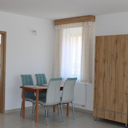 Mara Apartman Buek ภายนอก รูปภาพ