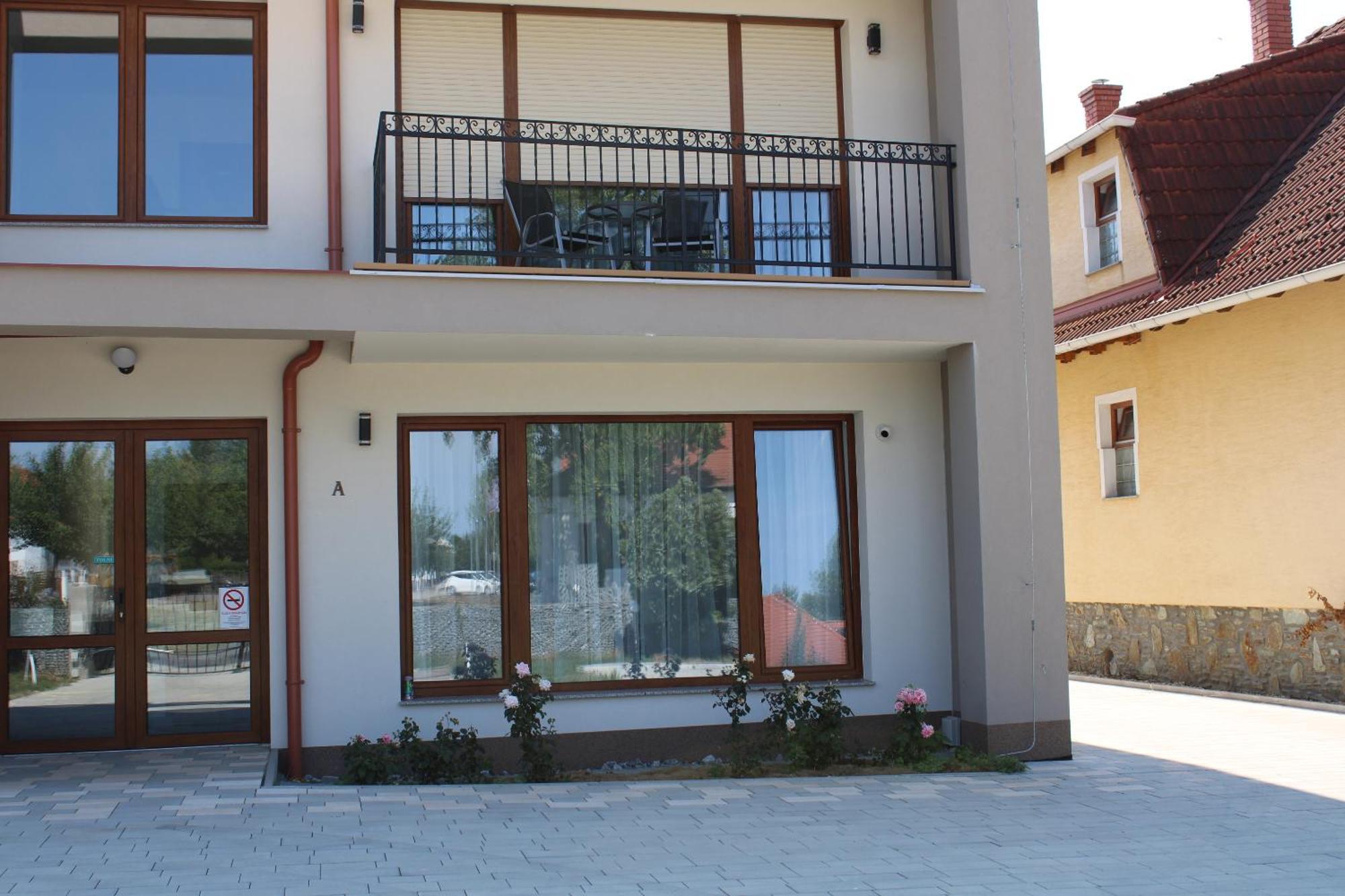 Mara Apartman Buek ภายนอก รูปภาพ