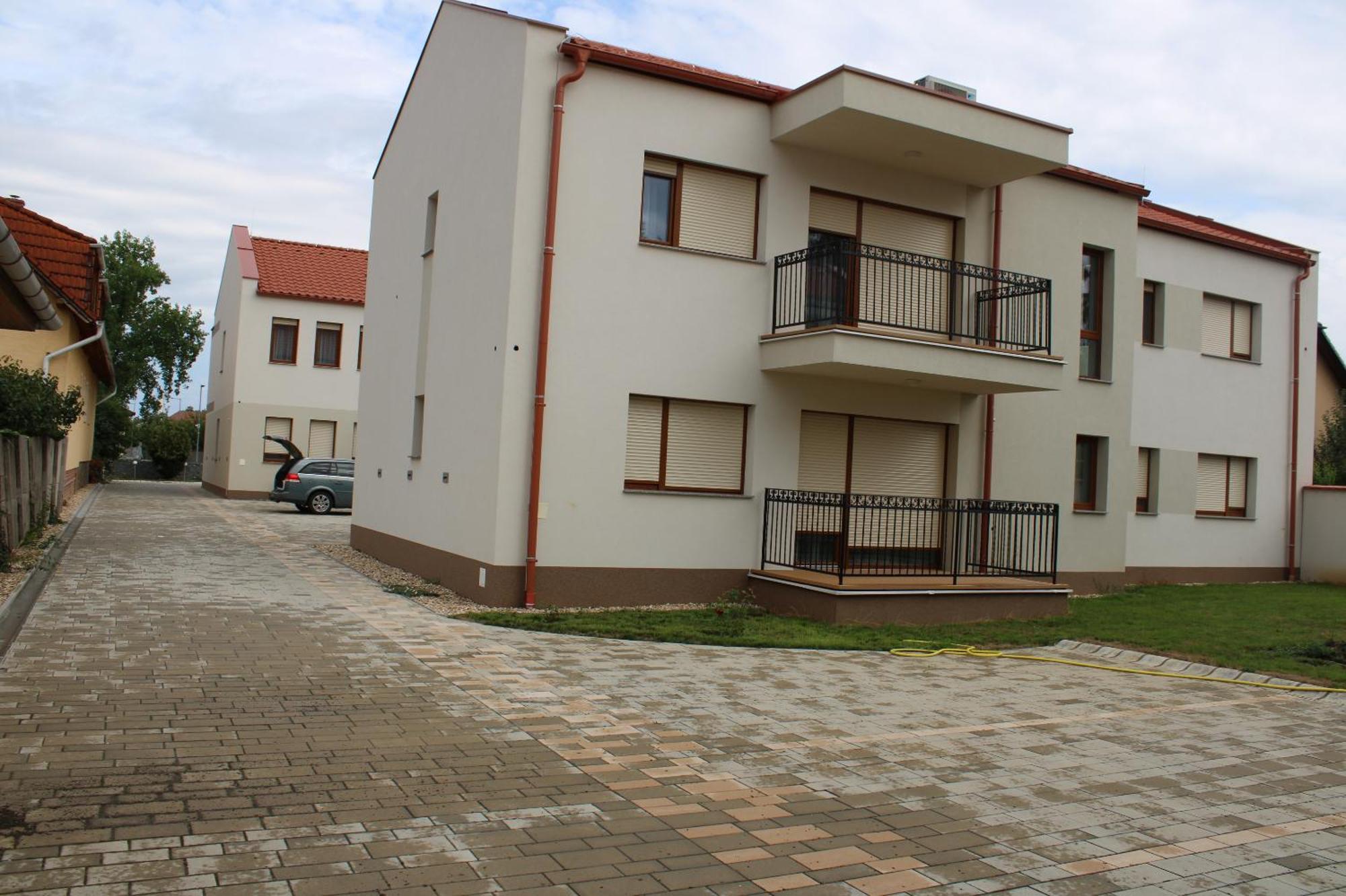 Mara Apartman Buek ภายนอก รูปภาพ
