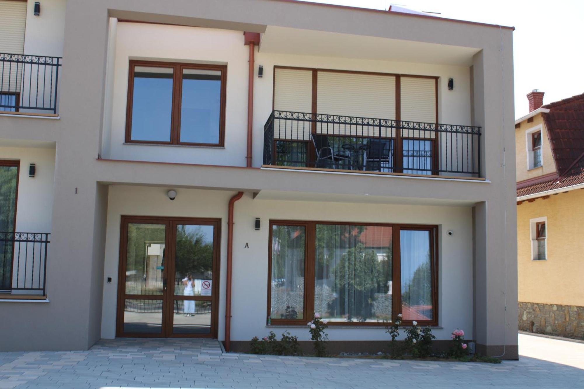 Mara Apartman Buek ภายนอก รูปภาพ
