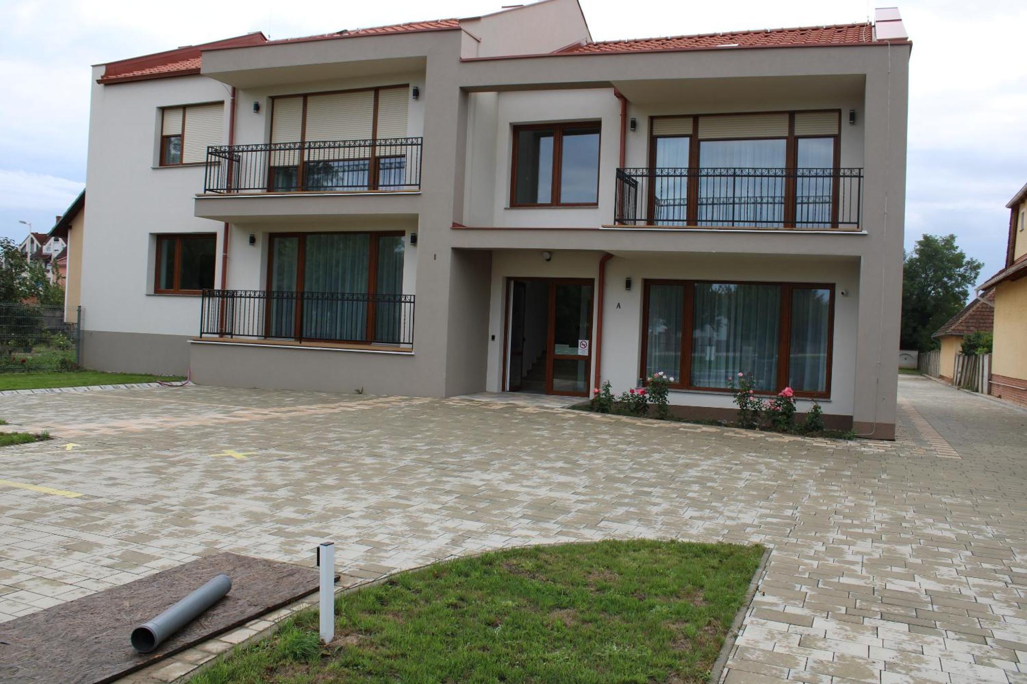 Mara Apartman Buek ภายนอก รูปภาพ