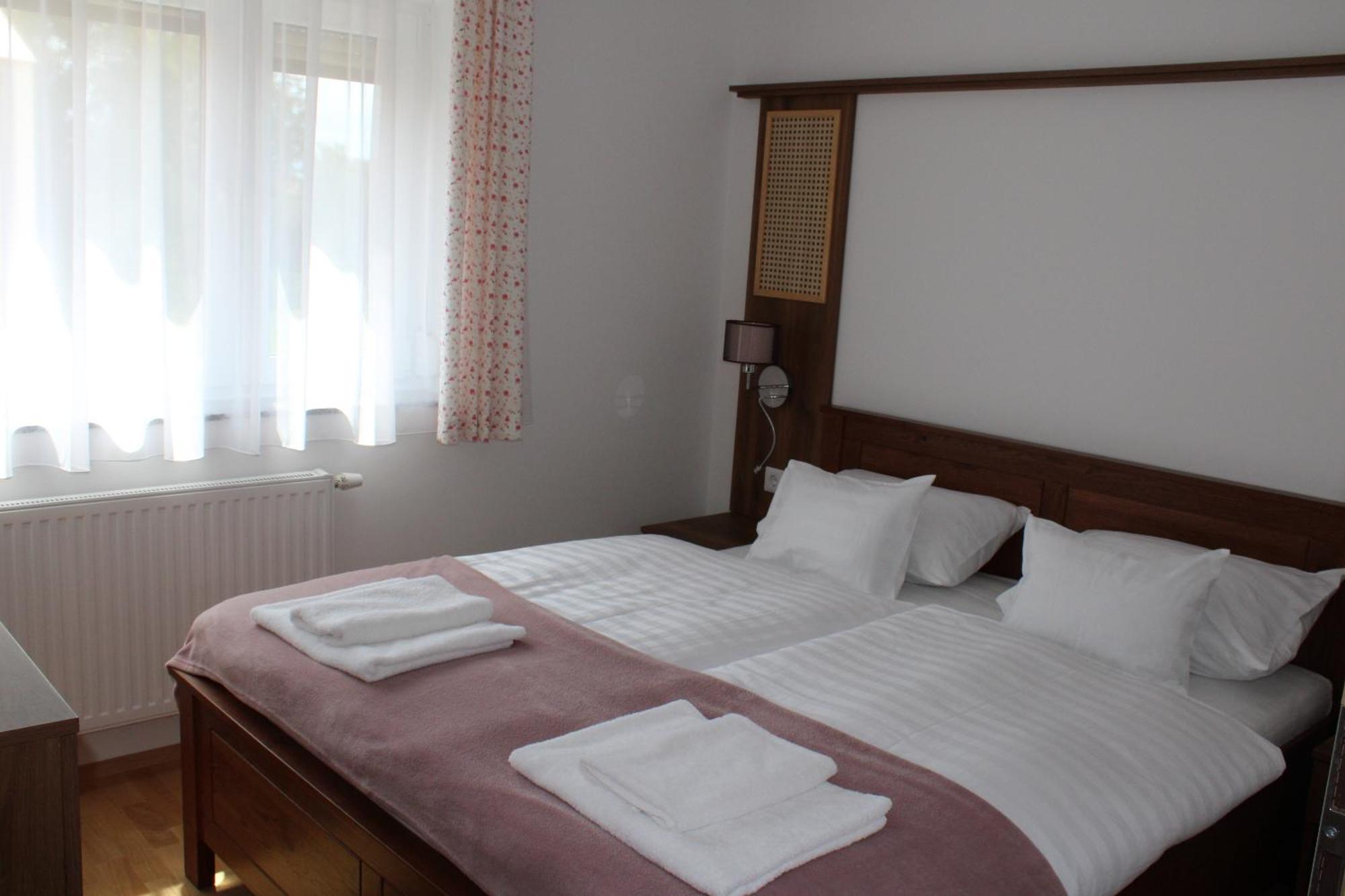 Mara Apartman Buek ภายนอก รูปภาพ